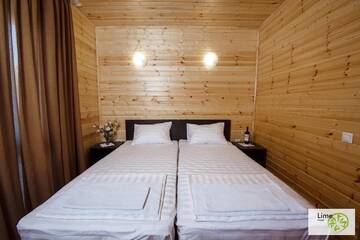 Просторный двухместный номер с 2 отдельными кроватями в Мини-отеле Boutique hotel Lime